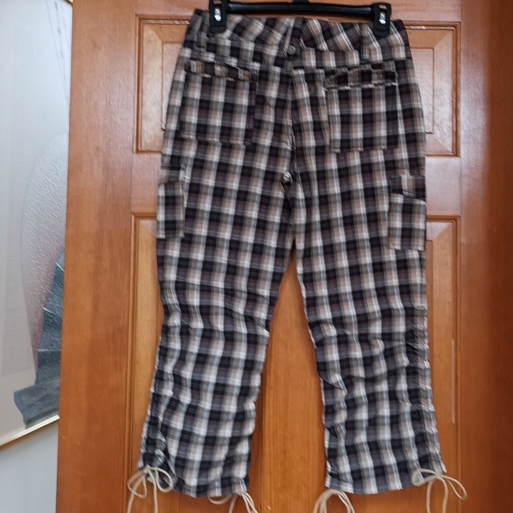 Wet seal Capri pants - Picture 2 of 6